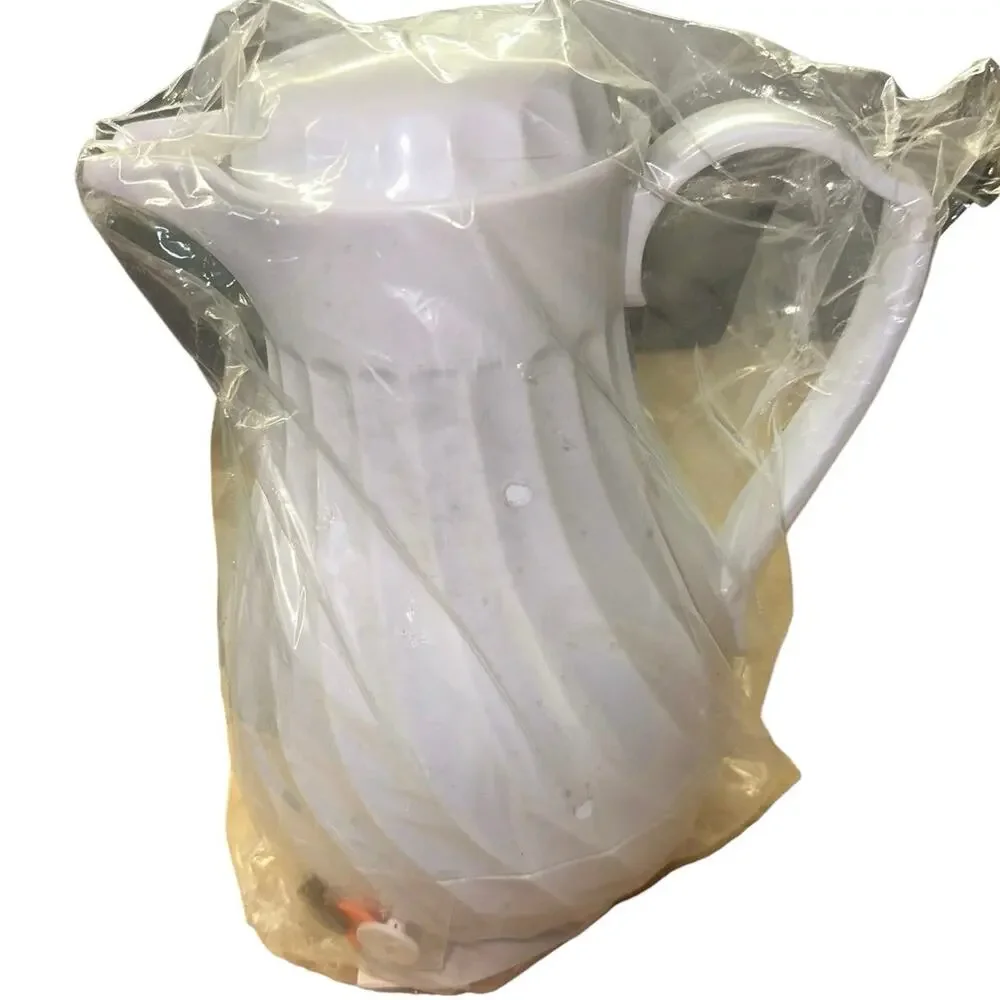 Connoisserve 40 oz White Insulated Carafe Thermal Coffee Tea‎ Server NWT